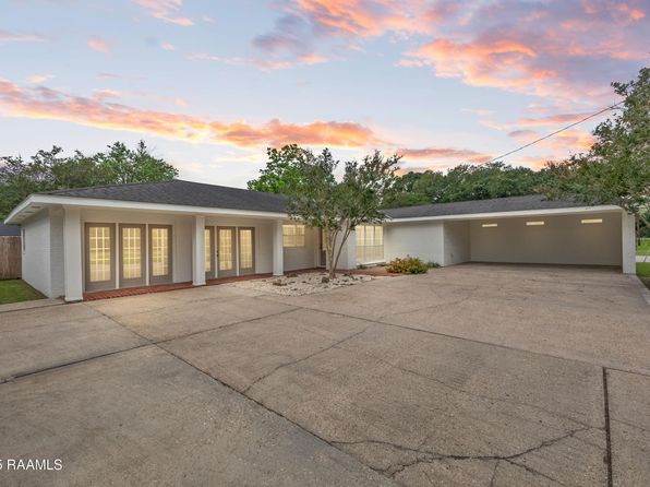 504 Loreauville Rd, New Iberia, LA 70563