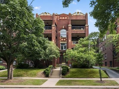 2476 Derbyshire Rd APT 8, Cleveland Heights, OH, 44106
