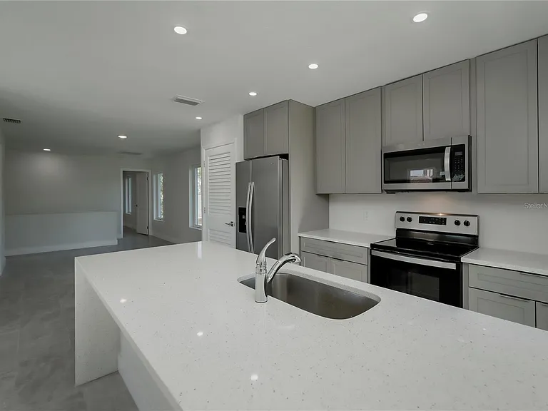 310 Hibiscus St #B — Photo 18