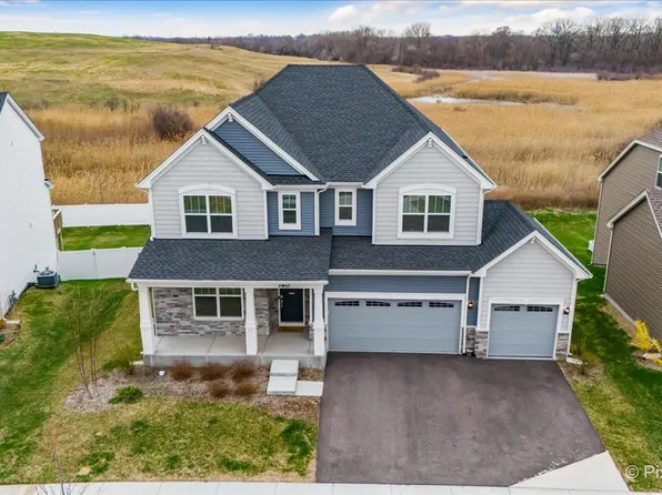 360 S Pointe Ave, South Elgin, IL 60177