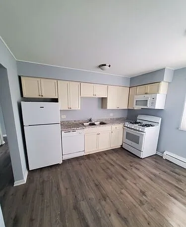 2 bed, 900 sqft, $1,650 — Photo 2