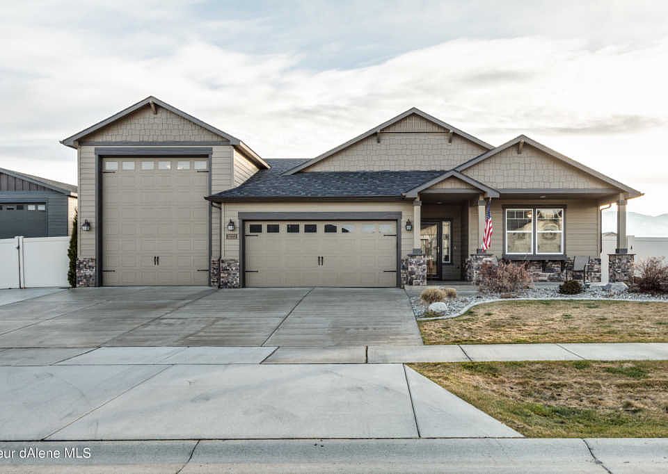 1st image of 3222 E Galway Cir