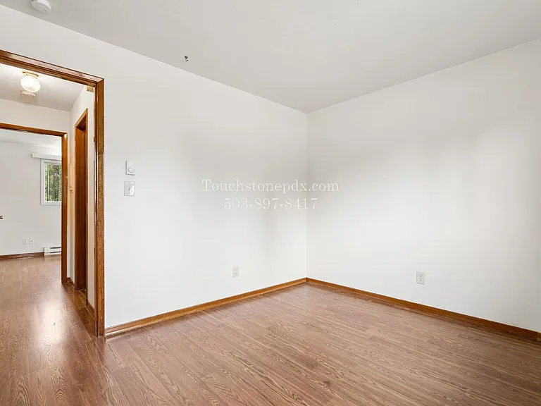 18016 NE Davis St — Photo 22
