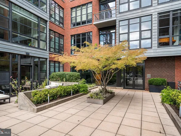 317-319 Vine St #511, Philadelphia, PA 19106