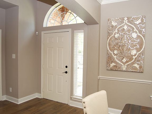 4th image of 2055 Garden Crest Dr