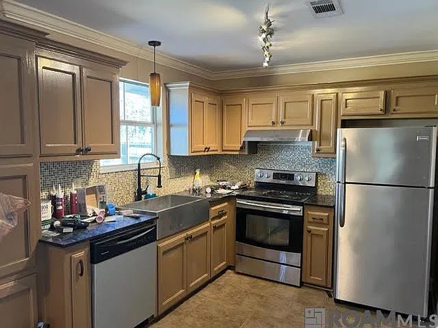 3 bed, 1075 sqft, $1,450 — Photo 3