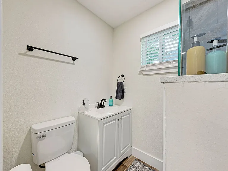 2302 Leon St #9 — Photo 6