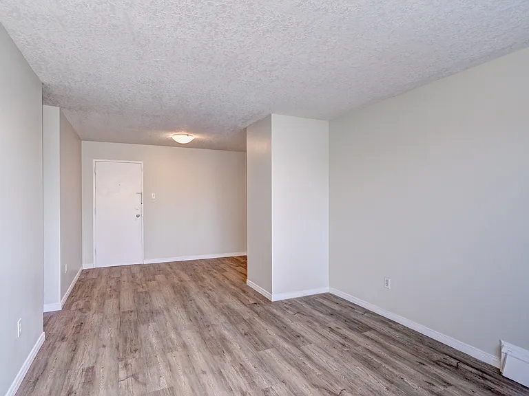 531 Franklin Blvd — Photo 7