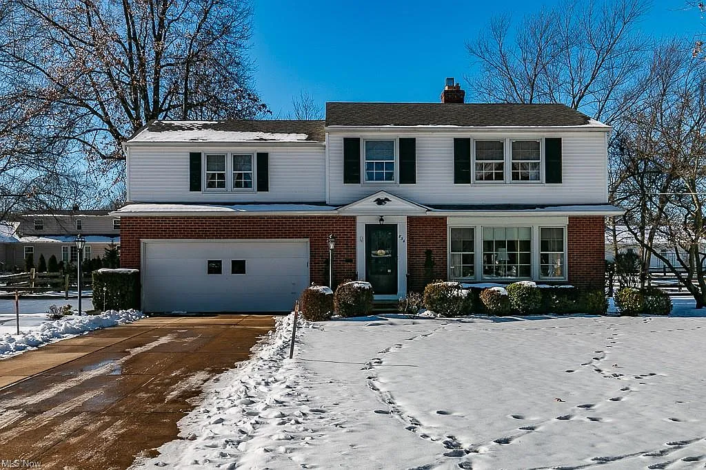 856 Eastlawn Dr photo 1
