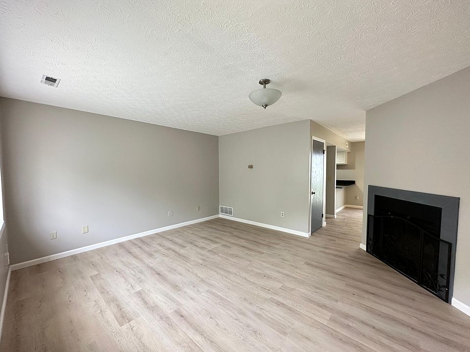 1st image of 258 Cross Country Dr S
