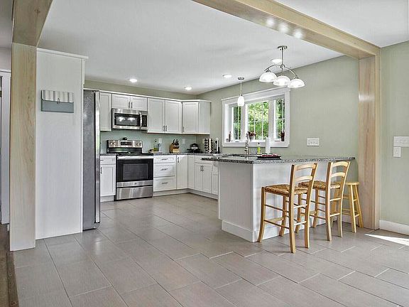 4th image of 218 S Reynolds Road