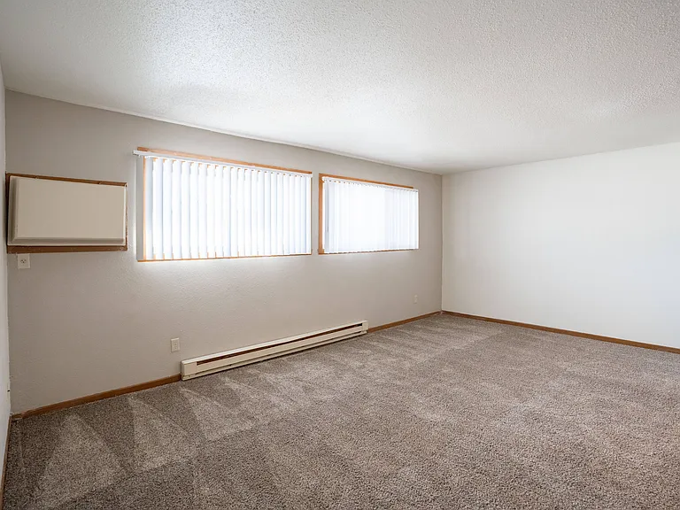 Fargo, ND Kennedy Apartments | 32A | Living