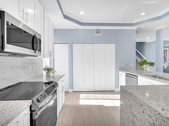 3rd image of 13370 SW 32nd Street