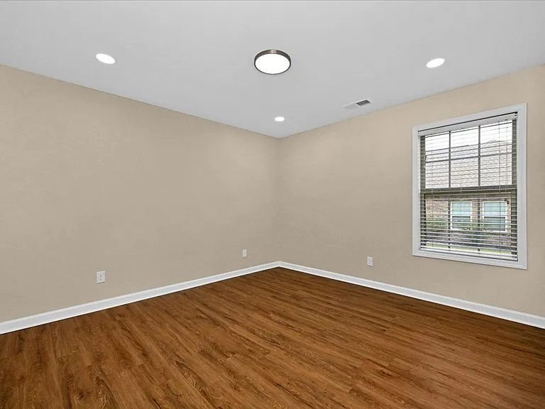 1104 Brownstone Way — Photo 17