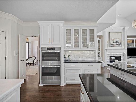 4th image of 306 Timber Lake Dr