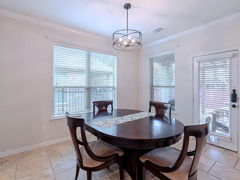 14 Arrowfeather Pl — Photo 17