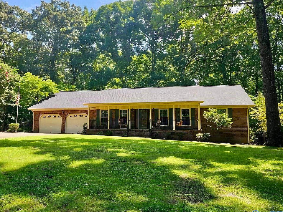 1st image of 2008 Oakleaf Ln NE