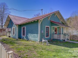 29 Lower Crest St, Zirconia, NC 28790