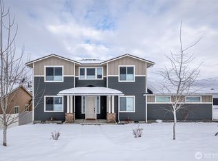 400 Spring View Pl, Chelan, WA 98816