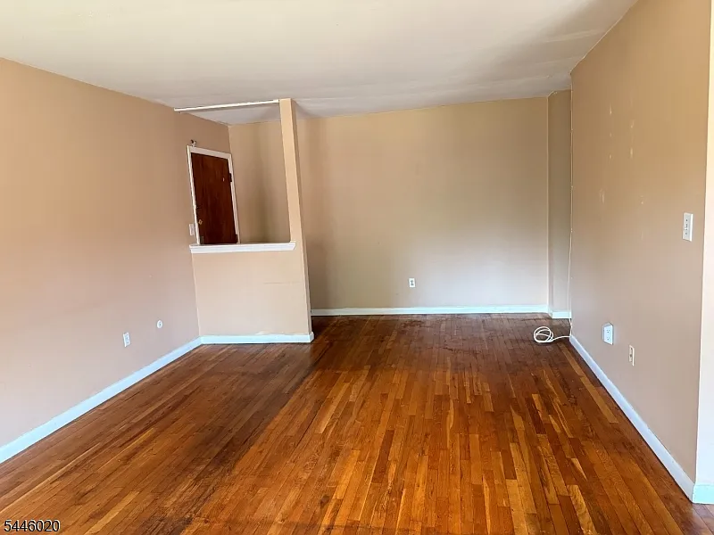1 bed, 1.0 bath, $1,800 — Photo 3