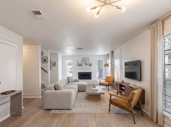 1620 Brown Trl, Hurst, TX 76054