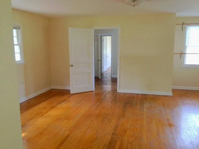 1015 E Bell St — Photo 5