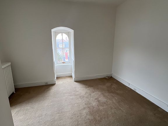 3rd image of 63 E Oakland Ave Floor 3