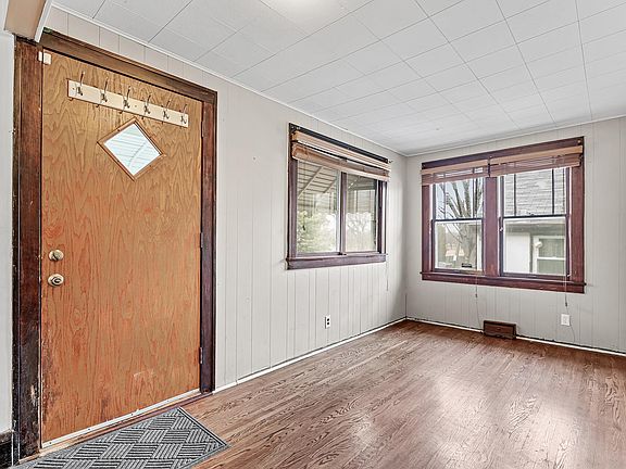 3rd image of 3830 Humboldt Ave N