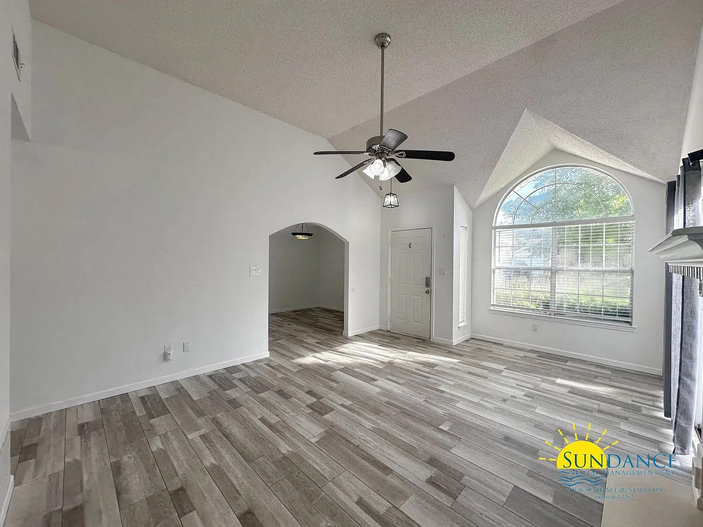 Stunning 3 Bedrooms Home in Fort Walton Beach! — Photo 3