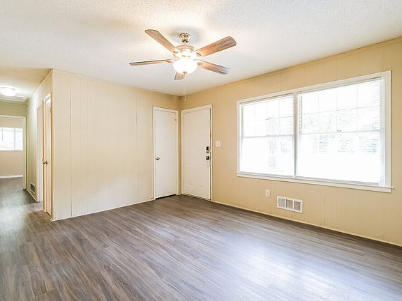 3rd image of 8216 Saxon Ct