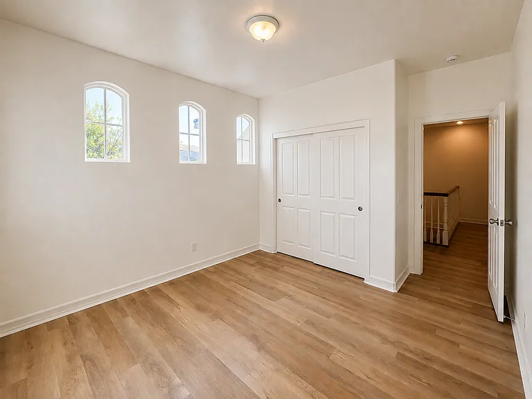 Upstairs bedroom 2