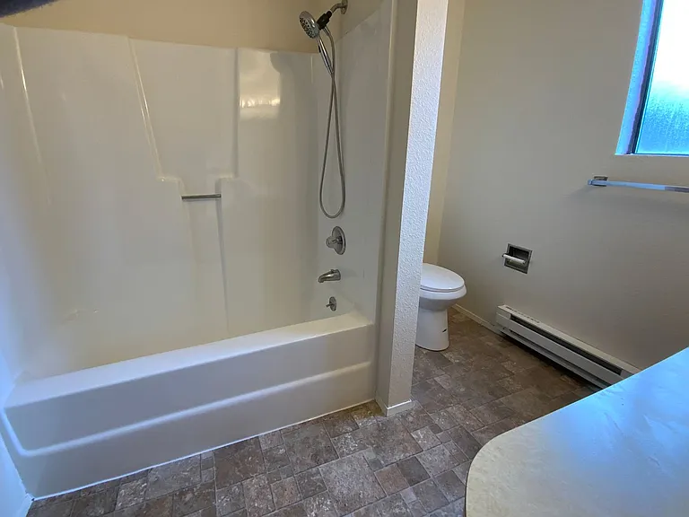 5913 Glenwood Ave #B — Photo 14