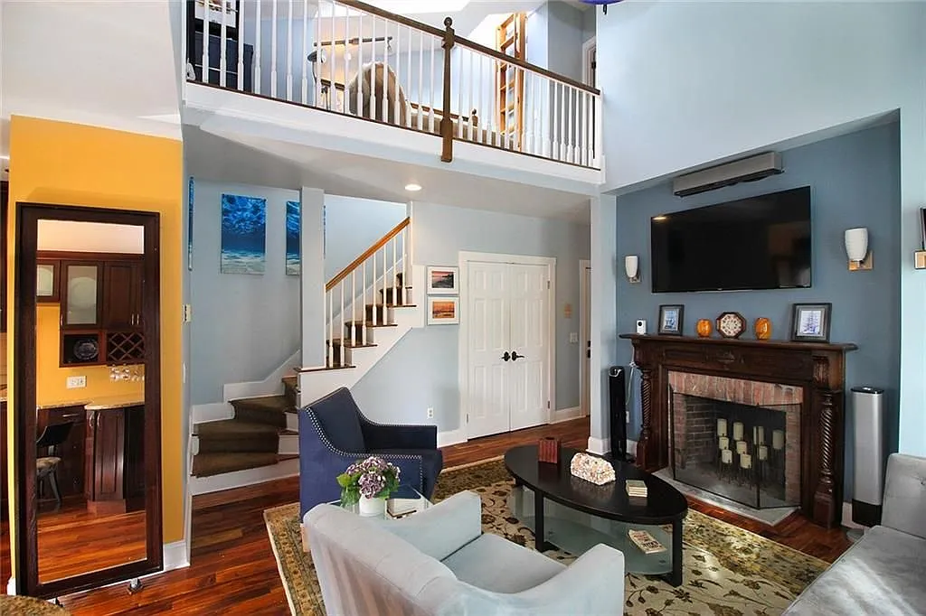 2 bed, 2.0 bath, 1031 sqft, $3,000 — Photo 3