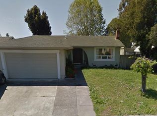 820 Daniel Dr, Petaluma, CA
