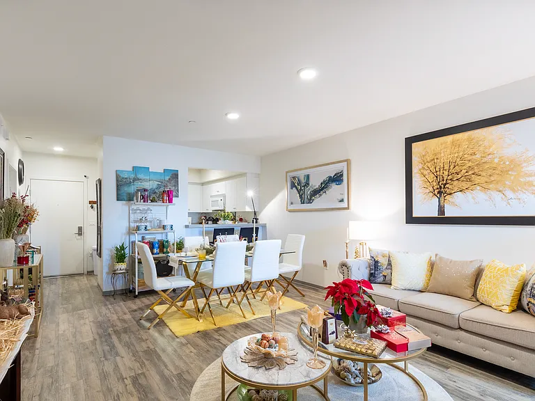 Chase St Apartments — Photo 2