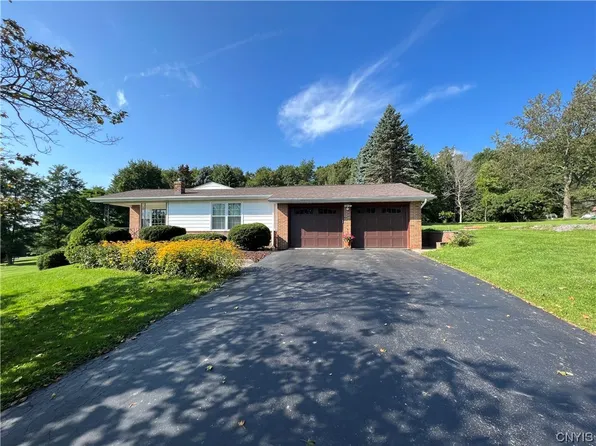 5831 Mondore Dr, La Fayette, NY 13084