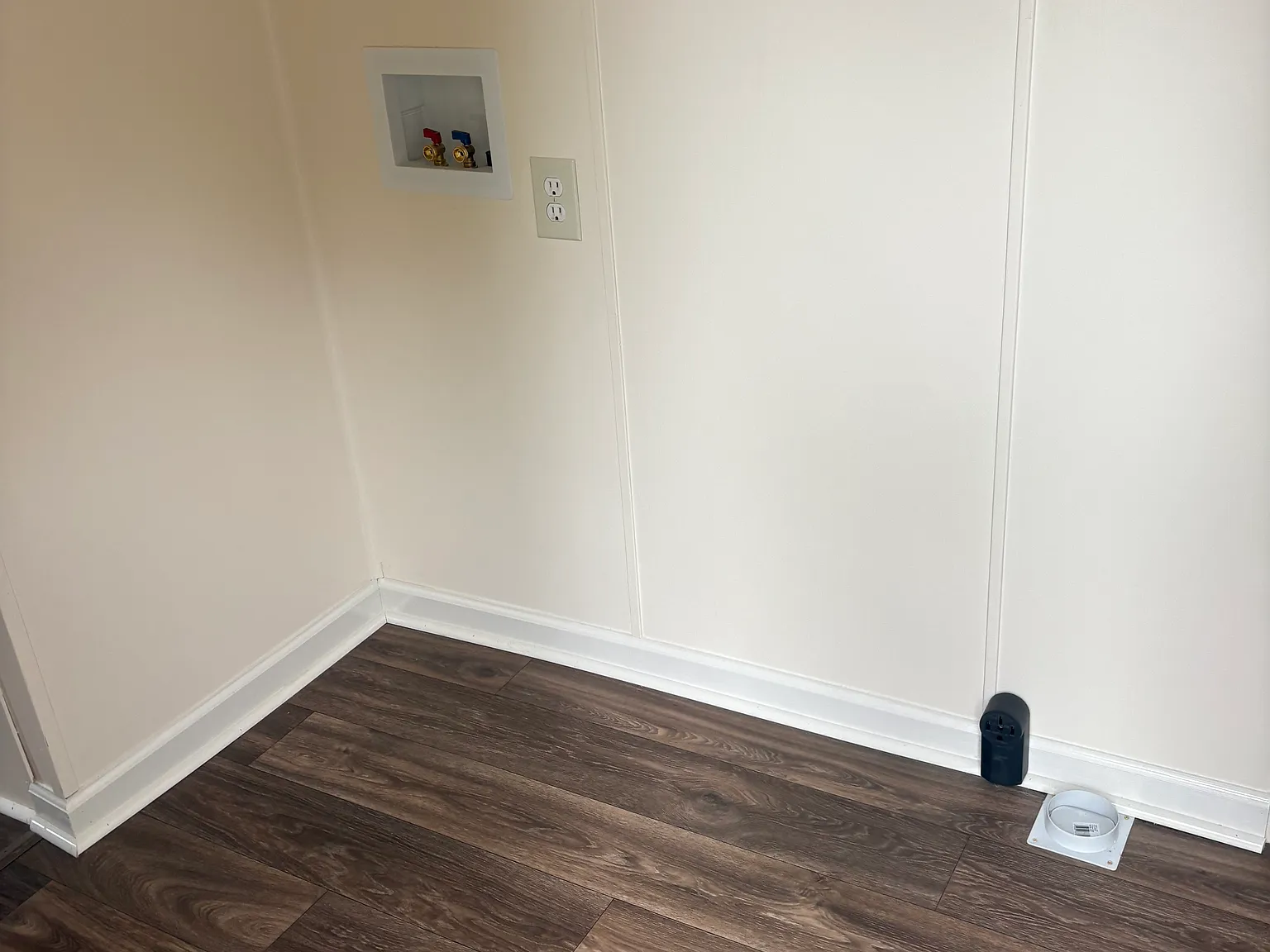 2 bed, $850 — Photo 2