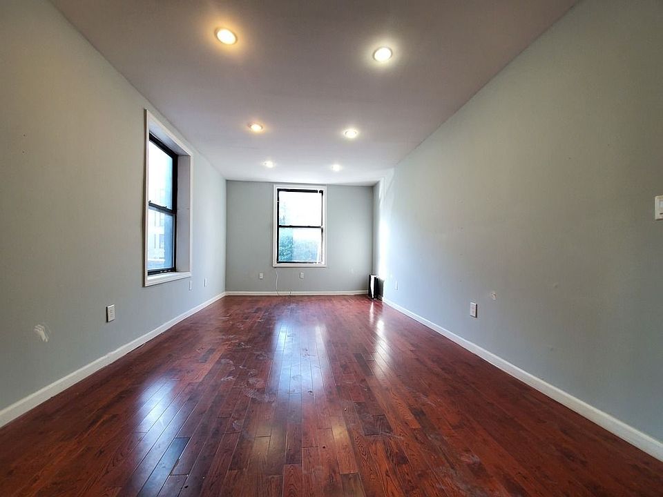 1st image of 590 W 204th St APT B2