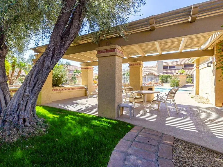 7921 E Joshua Tree Ln — Photo 32
