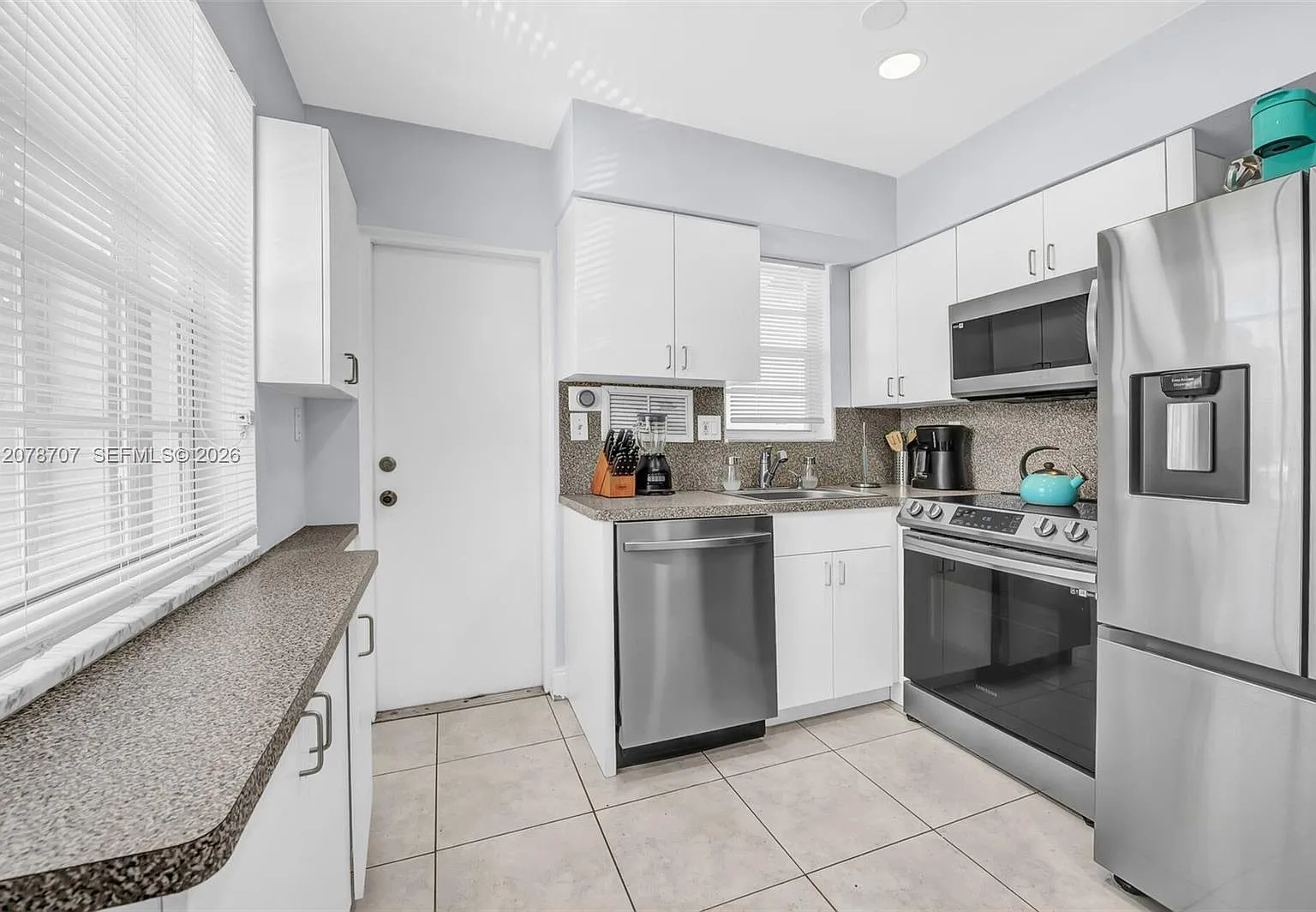 Coral Ridge Add — Photo 1