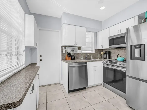 2160 NE 56th St #1, Fort Lauderdale, FL 33308