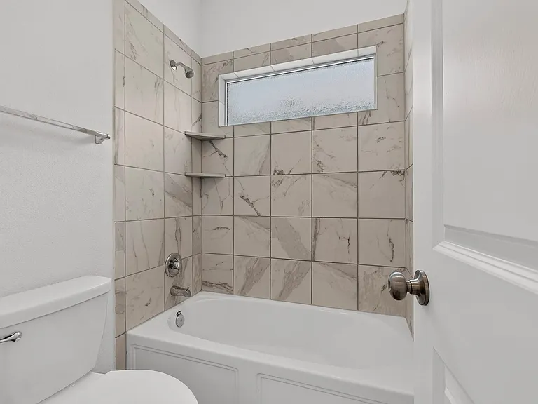 941 Legends Ln — Photo 13