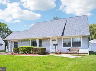 145 Mill Dr, Levittown, PA 19056