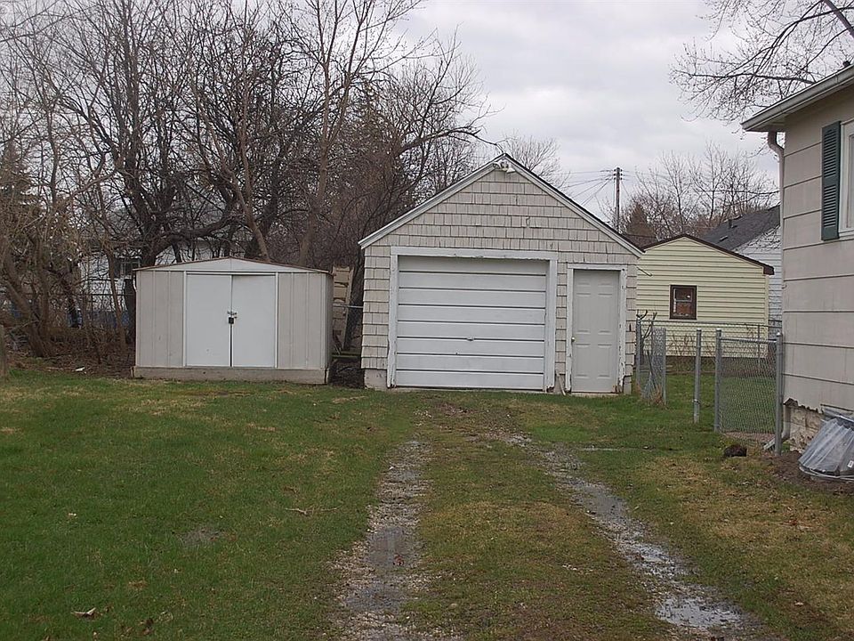 915 Stocker Ave, Flint, MI 48503 Zillow