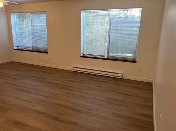 Jefferson Court, 10301 Greenwood Ave N #B-207, Seattle, WA 98133