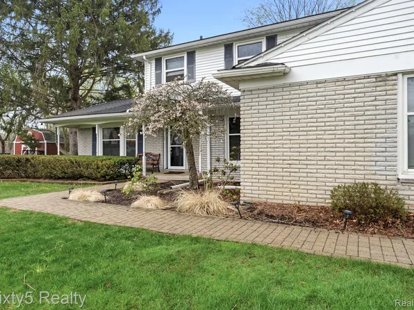 23577 W Newell Cir, Farmington Hills, MI 48336