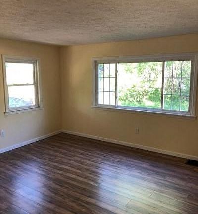 3rd image of 3273 Linda St