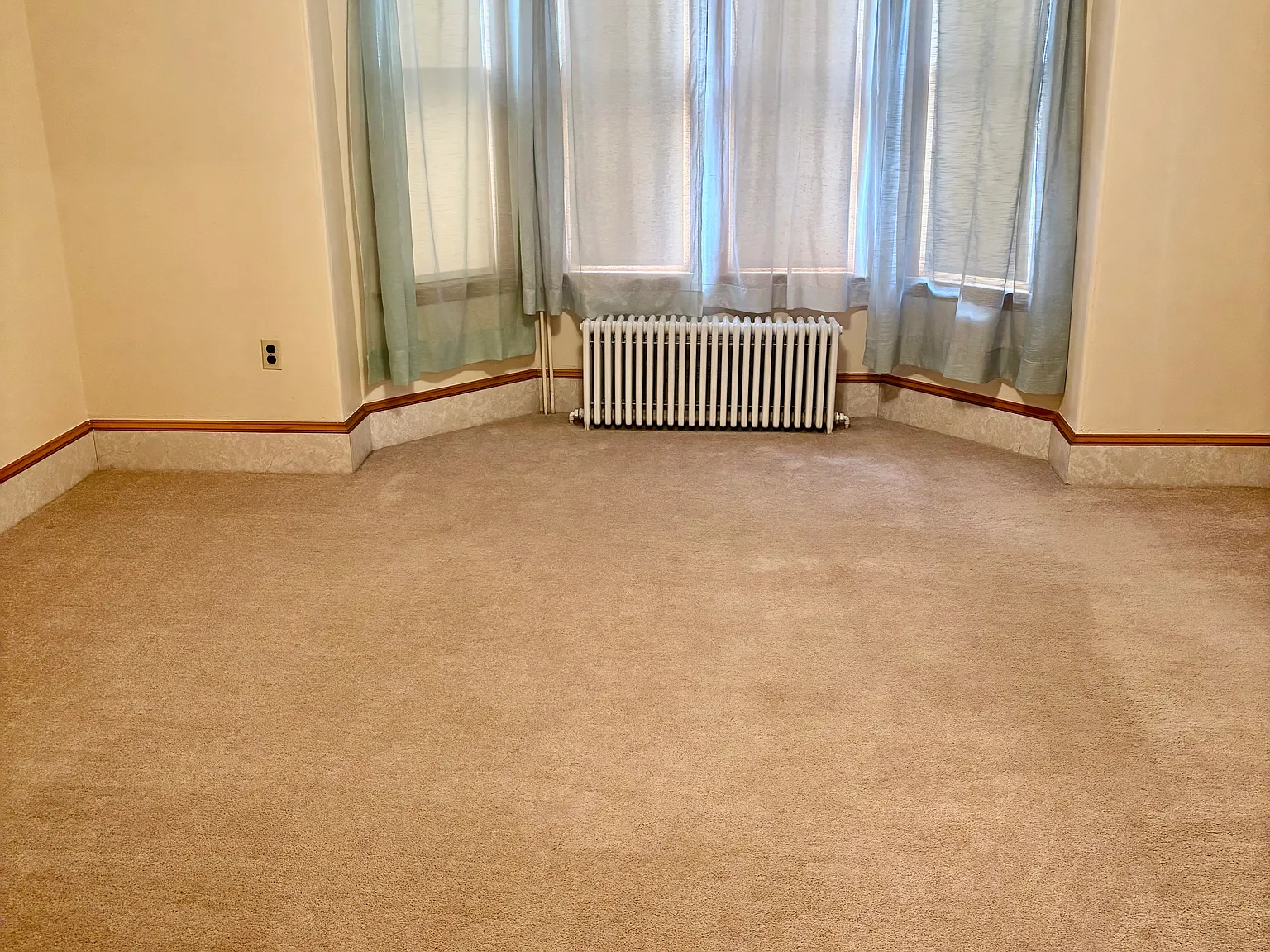 1 bed, $2,300 — Photo 3