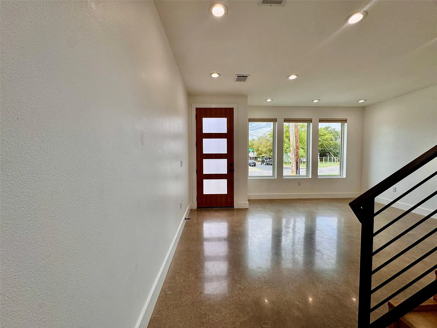 3 bed, 2.5 bath, 1623 sqft, $4,500 — Photo 2