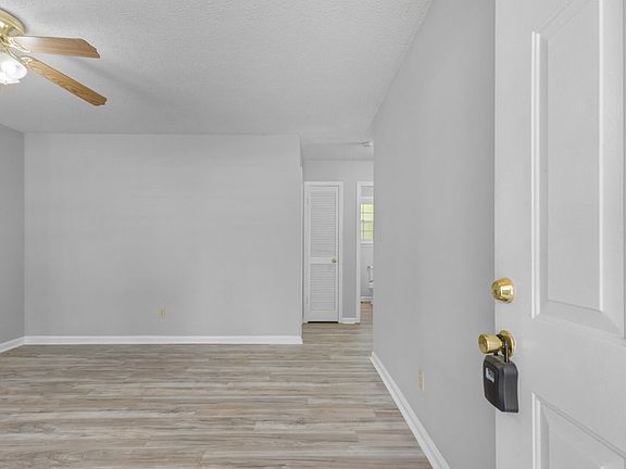 4th image of 518 Aspen Dr